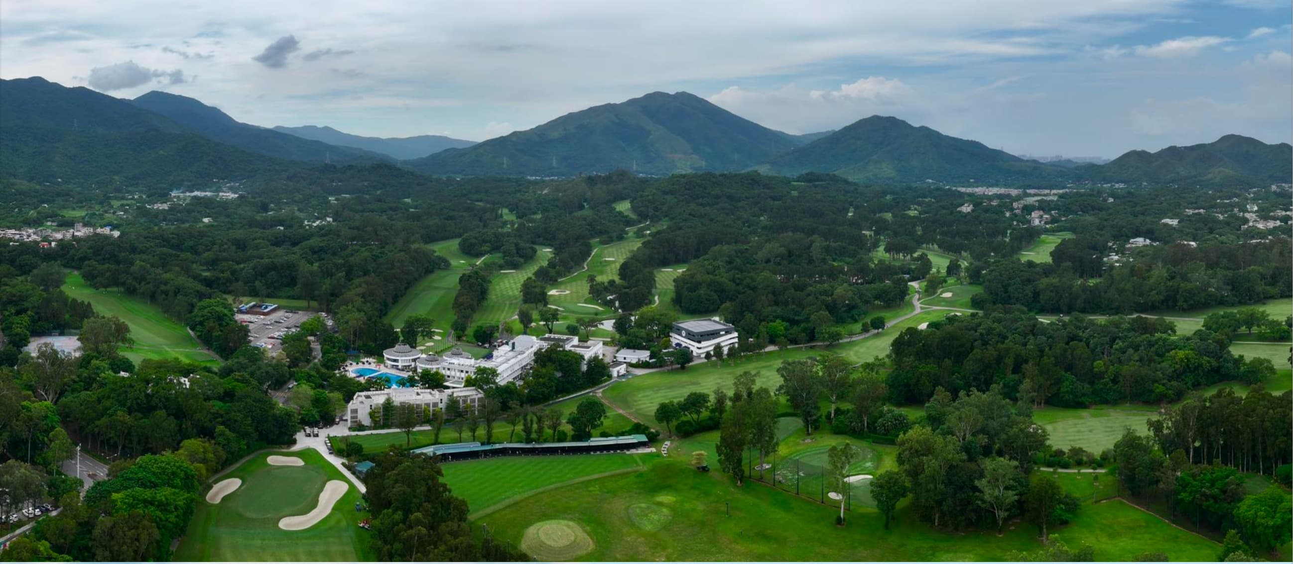 粉嶺高爾夫球場會所全景